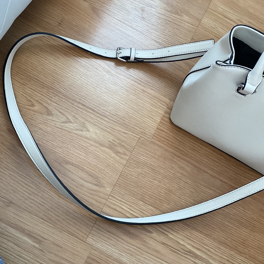 G By Guess handbag ๐ shoulder bag detachable strap a lot of pockets - Picture 5 of 11
